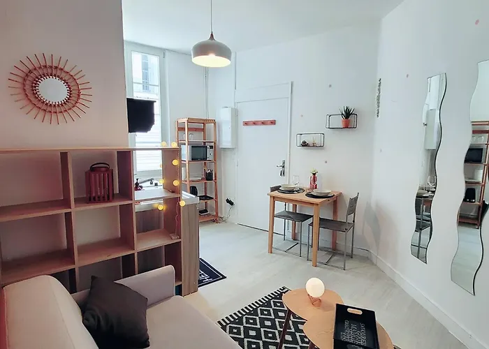 Hypercentre Proche Vieux Marché La Rochelle (Charente-Maritime)